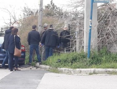 «Κωσταλέξι» στην Θεσσαλονίκη: 58χρονος είχε φυλακίσει για μήνες 2 ξαδέρφια του! - «Έφαγε» 80.000 ευρώ! (φωτό, βίντεο)